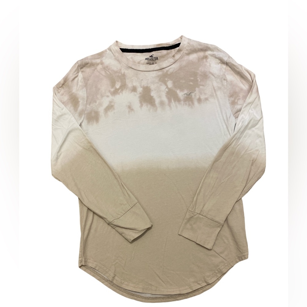 Hollister curved hem cotton long sleeve tee.
